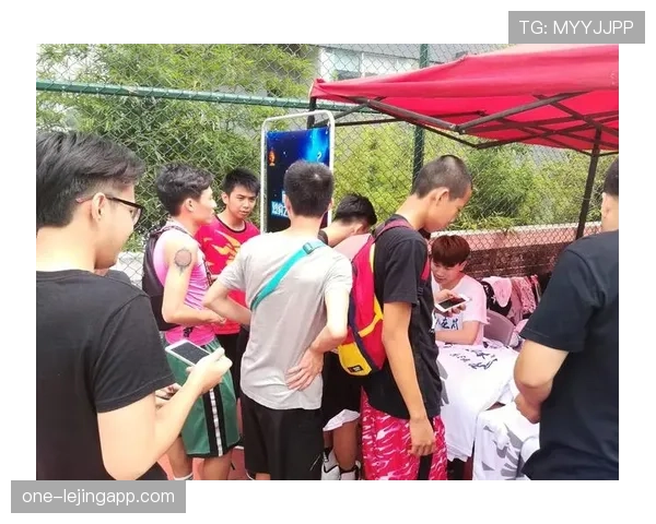 深入解析篮球规则中的裁判协商判罚流程 深入解析篮球规则中的裁判协商判罚流程